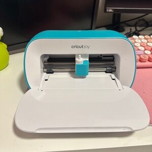 Cricut Joy Die Cutting Machine - 2007991